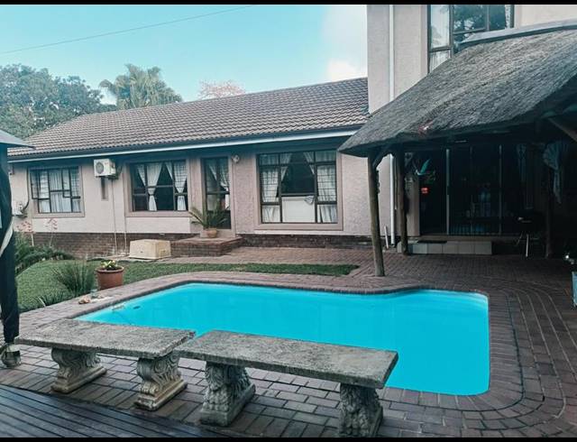 4 BEDROOM HOUSE FOR SALE IN THE WOLDS